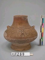 藏品(漢到六朝   褐綠釉舖首陶鍾)的圖片